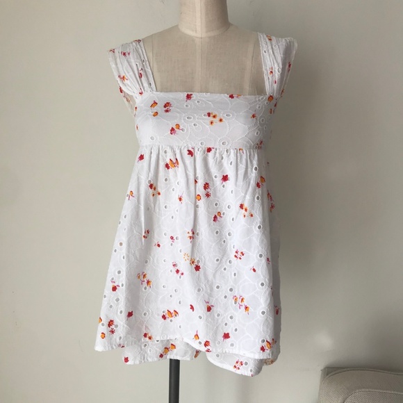 UO Tiana Eyelet Babydoll Romper - Picture 4 of 7